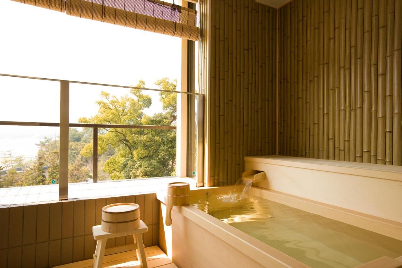 Deluxe Japanese-Style Room with Open-Air Bath and Shrine View,677075127:JPEG